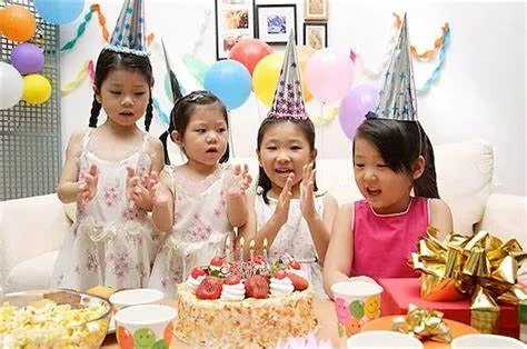 Lên kế hoạch và chọn chủ đề cho bữa tiệc.
