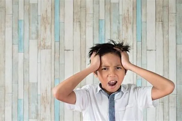Tại sao trẻ lại bướng bỉnh? Hiểu con trước khi sửa con