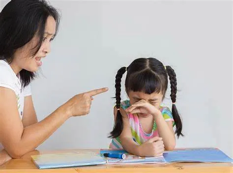 Cha mẹ nên làm gì khi con bị điểm kém?