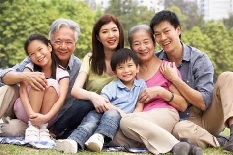 Gia đình ba thế hệ sống chung là gì?