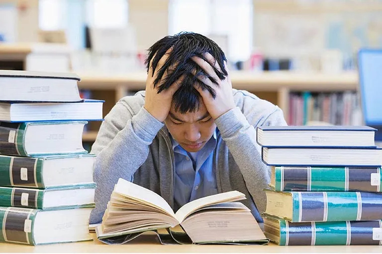Cách giúp con vượt qua áp lực học hành