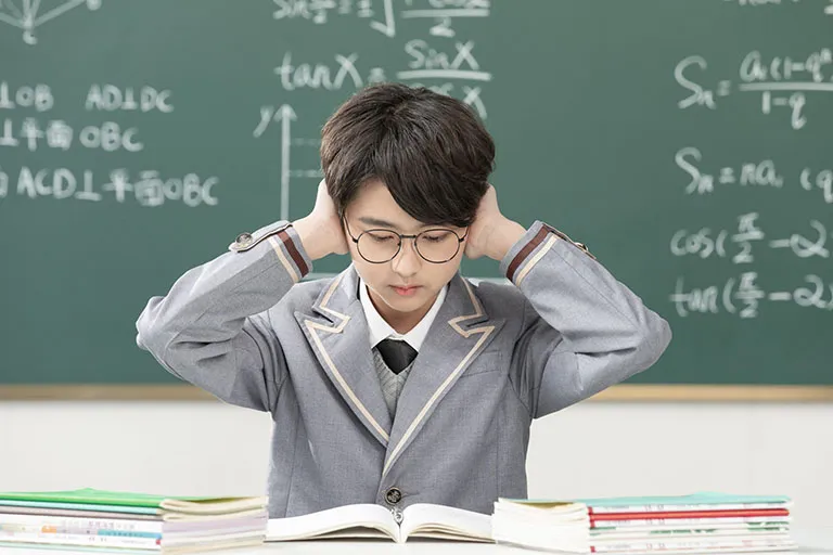 Hiểu rõ áp lực học hành của con từ góc nhìn thực tế