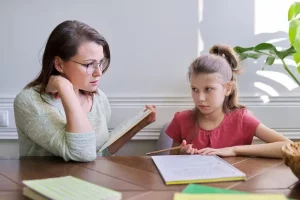 Cha mẹ cần học gì để nuôi dạy con tốt?